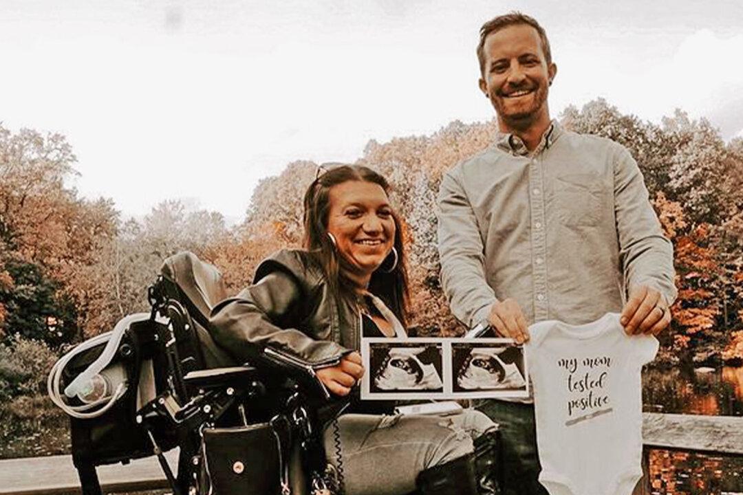 Woman With Spinal Cord Injury and One Ovary Celebrates Getting Pregnant for the First Time