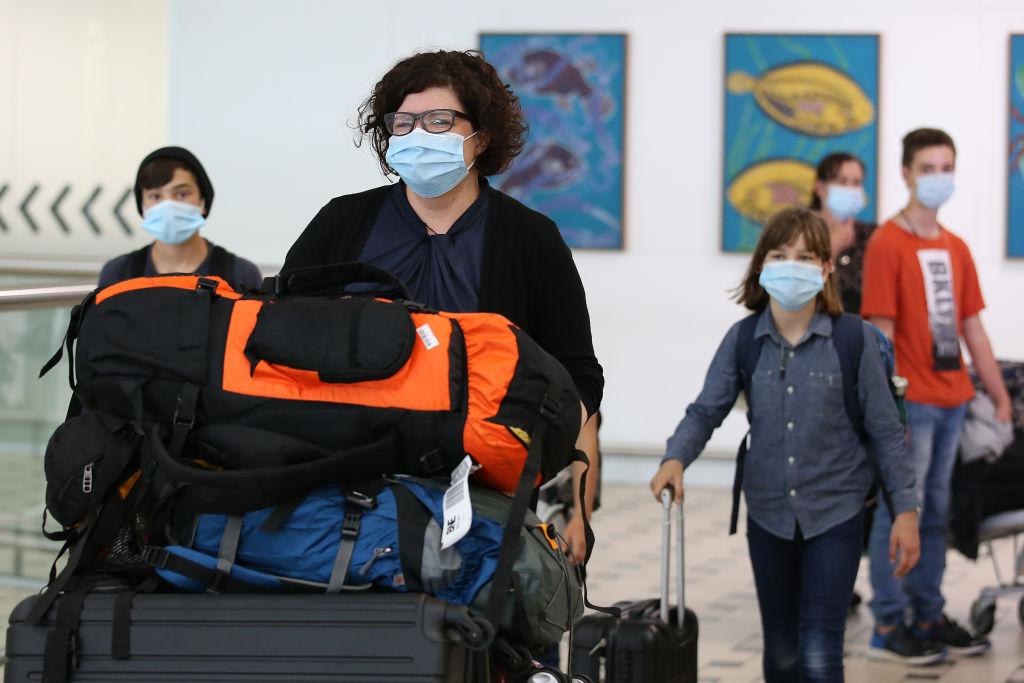 96 Victorians Quarantined at Home After Arriving From Locked-Down Brisbane