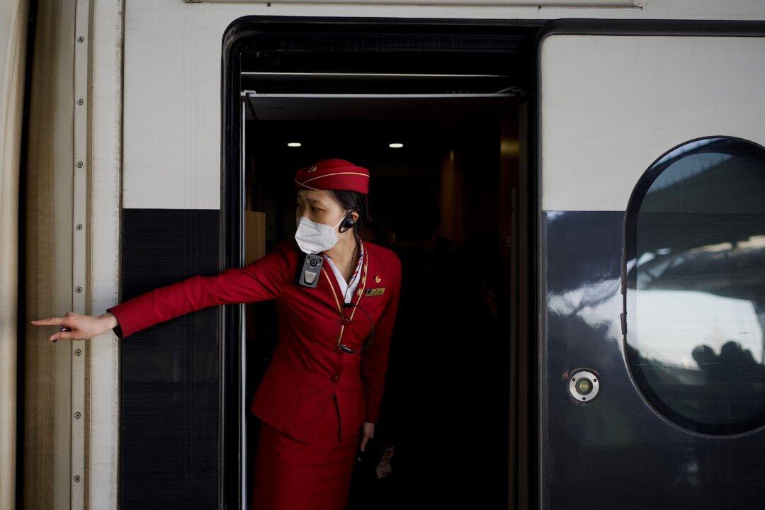 Chinese Regime Attempts to Curb Lunar New Year Travel Rush as Virus Makes Comeback
