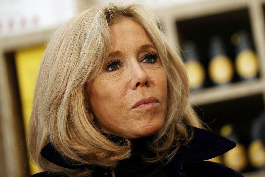 French President’s Wife Tested Positive for COVID-19 in Late December: Media