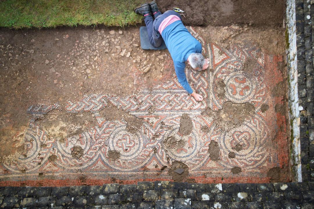 Archeologists Uncover the First Known Dark Age Roman Mosaic Crafted in Britain