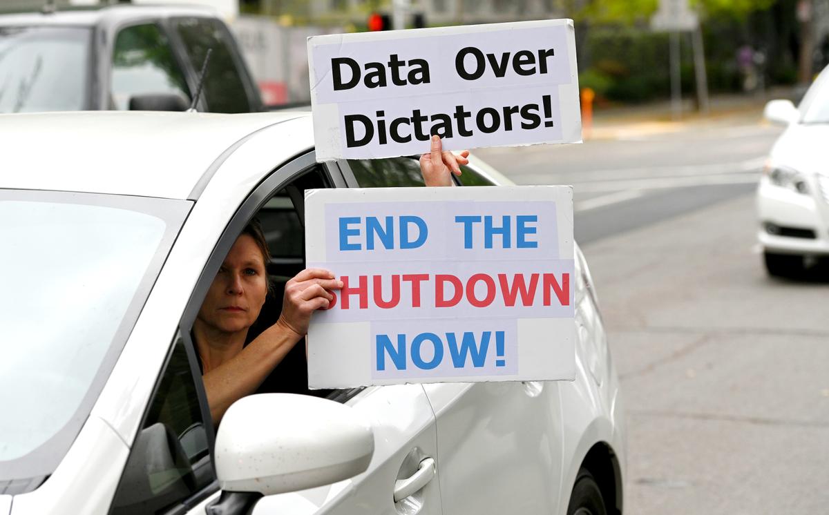 California Doctors, Officials Call for Reopening State at Conference