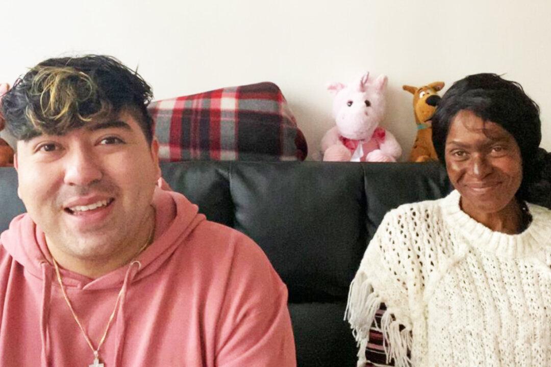 Celebrity Jewelry Designer Befriends Homeless Woman, Fundraises to Get Her an Apartment