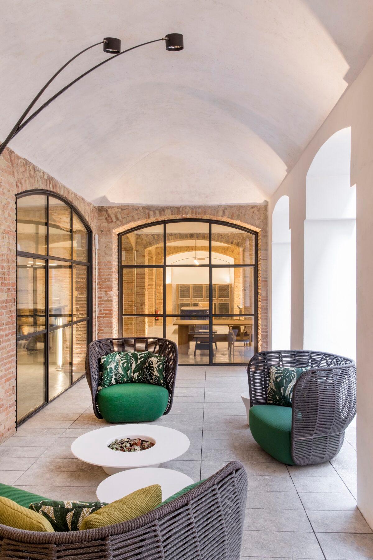 Casa Burés offers a variety of modern amenities, including common areas for lounging and entertainment. (Jordi Folch and Jose Hevia)