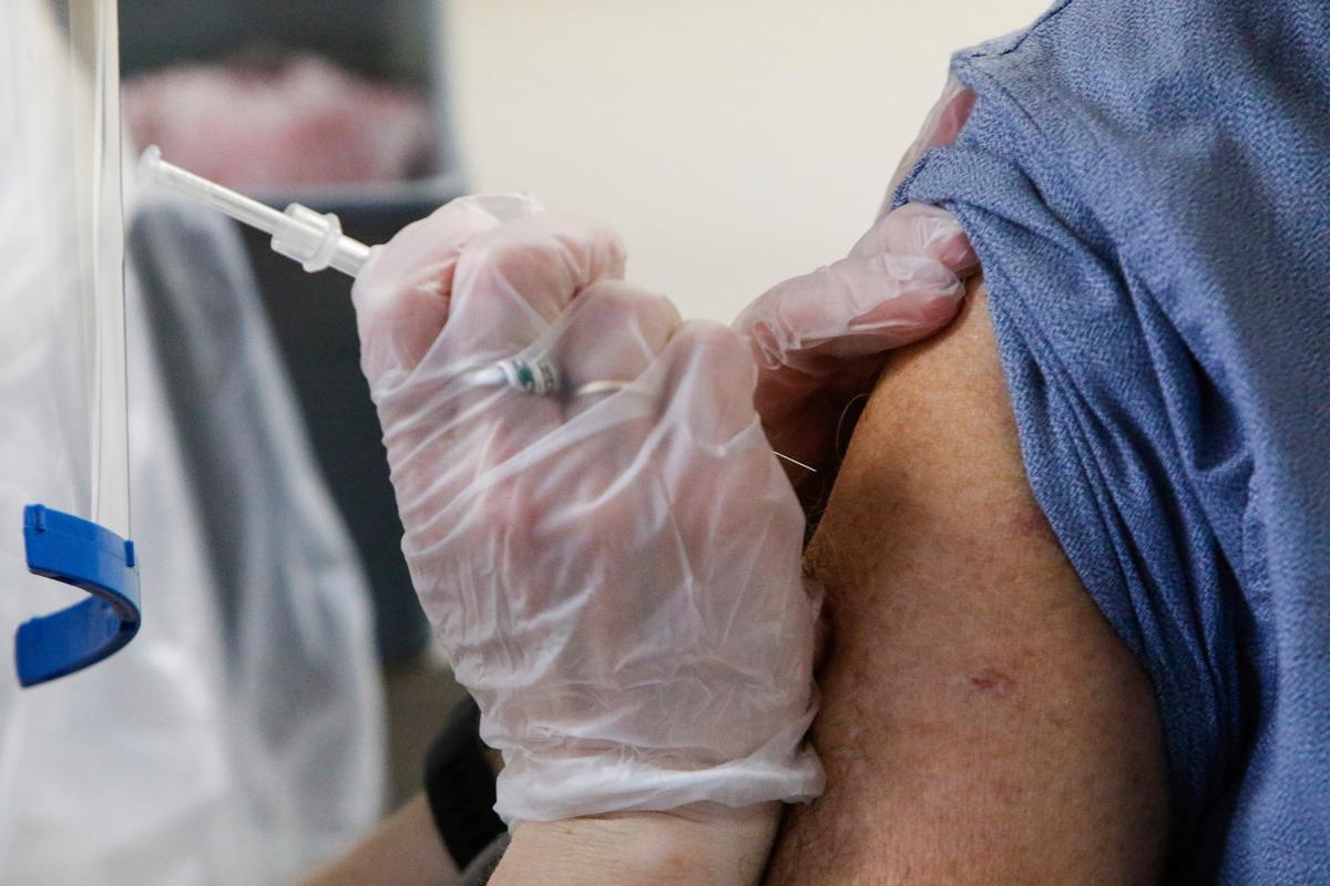 Trump Administration to Release All COVID-19 Vaccine Doses