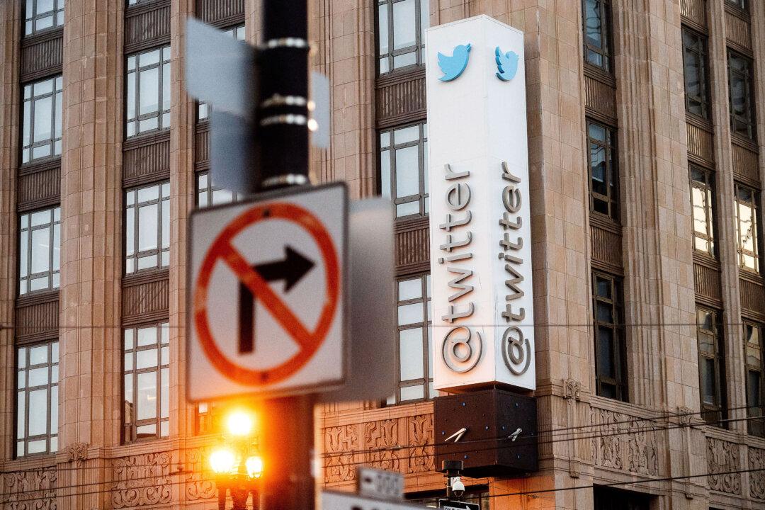 Twitter Says Chinese Regime Tweets Denying Forced Labor in Xinjiang Don’t Violate Rules