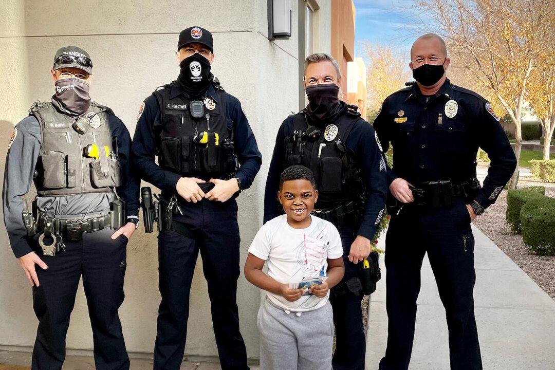 6-Year-Old Gets His Wallet Stolen at Walmart With $200 Christmas Cash, so Police Replace It