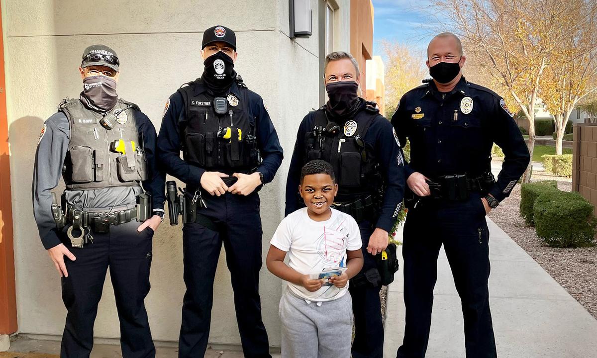 6-Year-Old Gets His Wallet Stolen at Walmart With $200 Christmas Cash, so Police Replace It