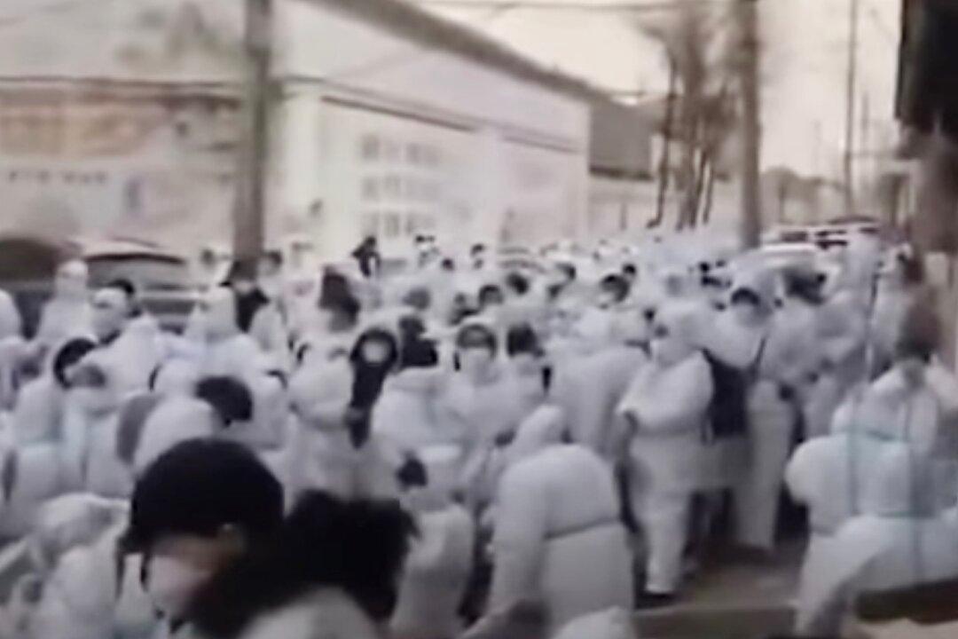 Chinese Province of 38 Million Tells Residents to Isolate at Home as Virus Outbreak Worsens