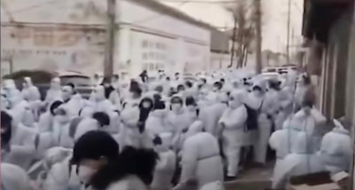 Chinese Province of 38 Million Tells Residents to Isolate at Home as Virus Outbreak Worsens