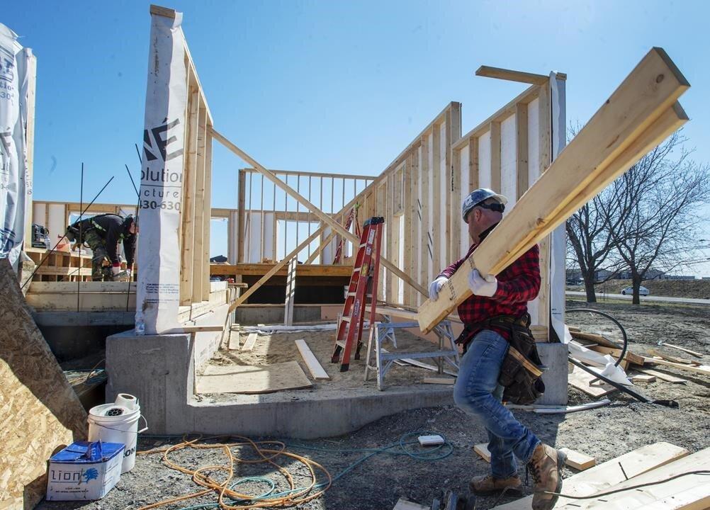 Quebec Threatens Construction, Manufacturing Sectors With More COVID Restrictions