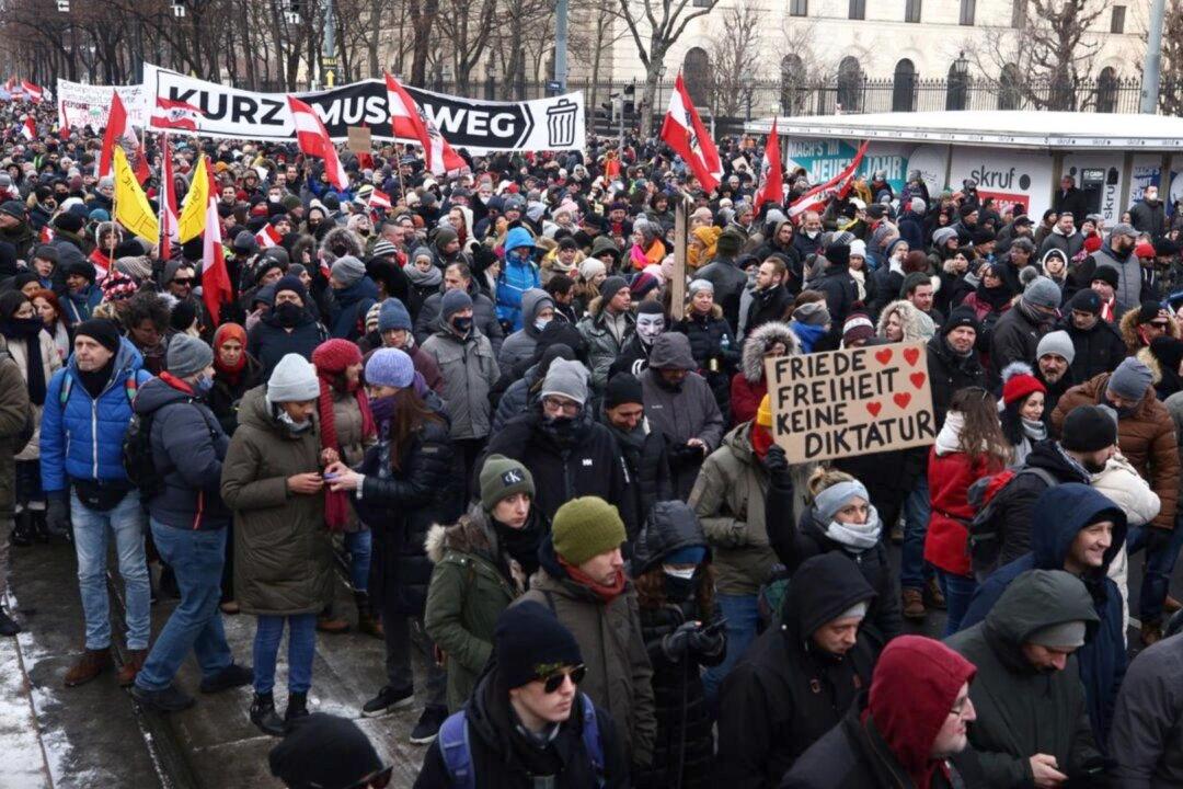Thousands March in Vienna Against Coronavirus Restrictions