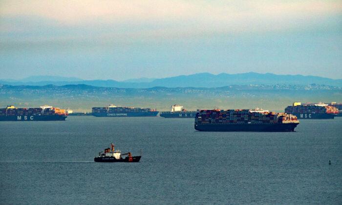 Newsom Signs Executive Order Aimed at Alleviating Port Congestion