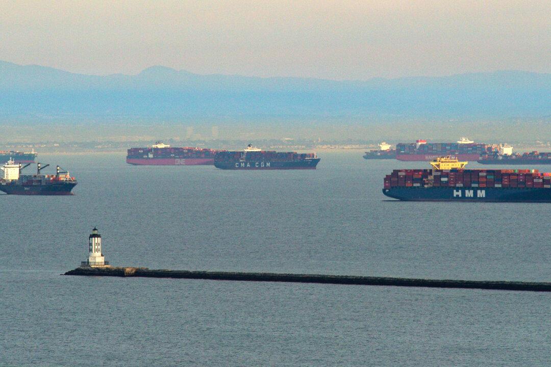 Port of Los Angeles Activity Reaches ‘Dizzying Pace’