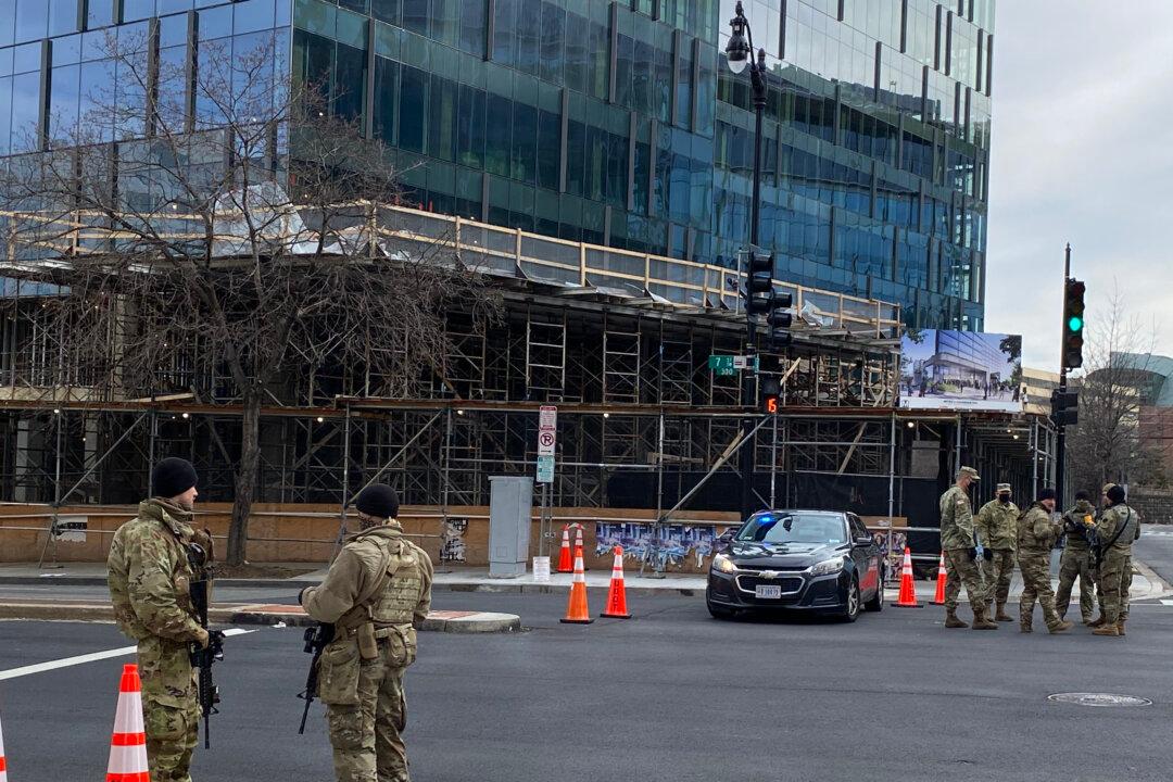 DC Pedestrians View Inaugural Lockdown With Sadness and Dismay