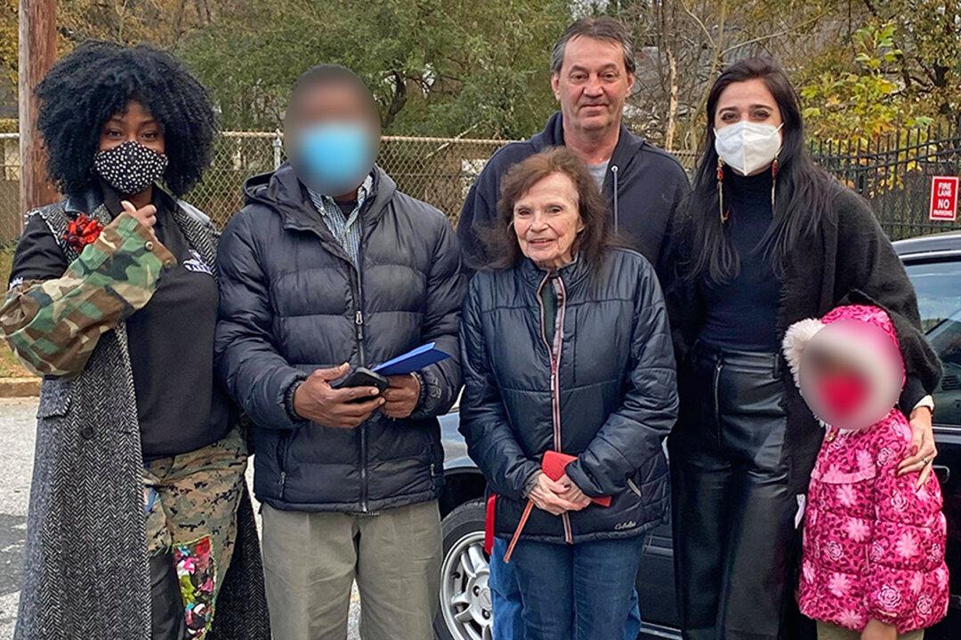 Dad Who Chaperoned Daughter to School 1.8 Miles Each Way on His Shoulders Is Gifted a Car