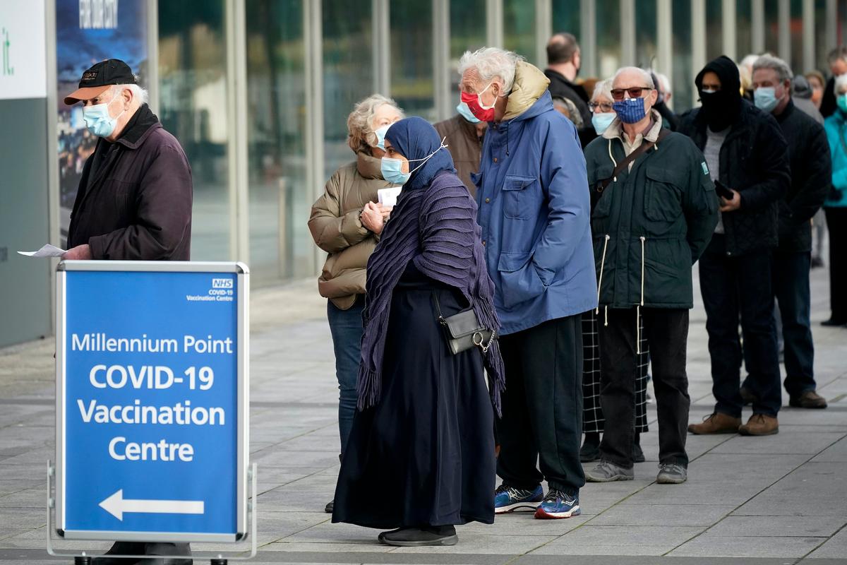 Vaccinated People May Still Spread CCP Virus: UK Medical Officer