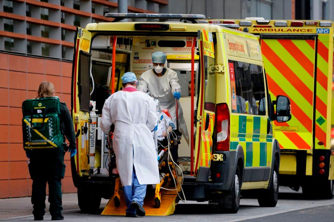 UK Reports 1,820 CCP Virus-Related Deaths, Setting New Daily Record