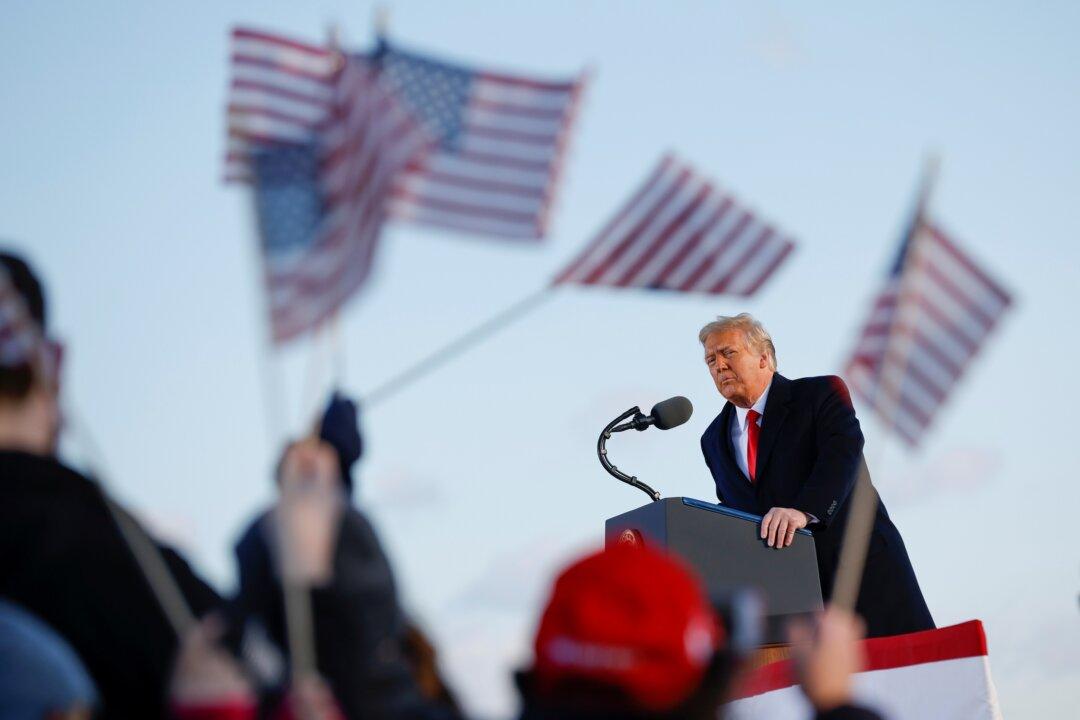 Trump Leaves Washington, Tells Supporters: ‘We Will Be Back in Some Form’