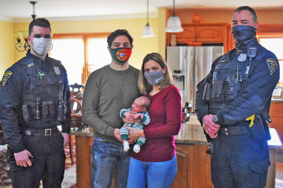 Heroic Officers Reunite With Grateful Parents and Newborn After Emergency Delivery