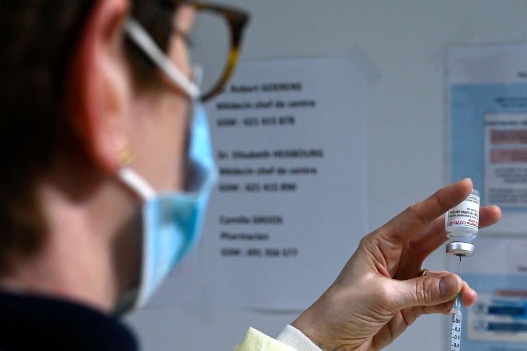 CCP Virus Vaccine Certificates May Become ‘New Norm': Qatar Airways CEO