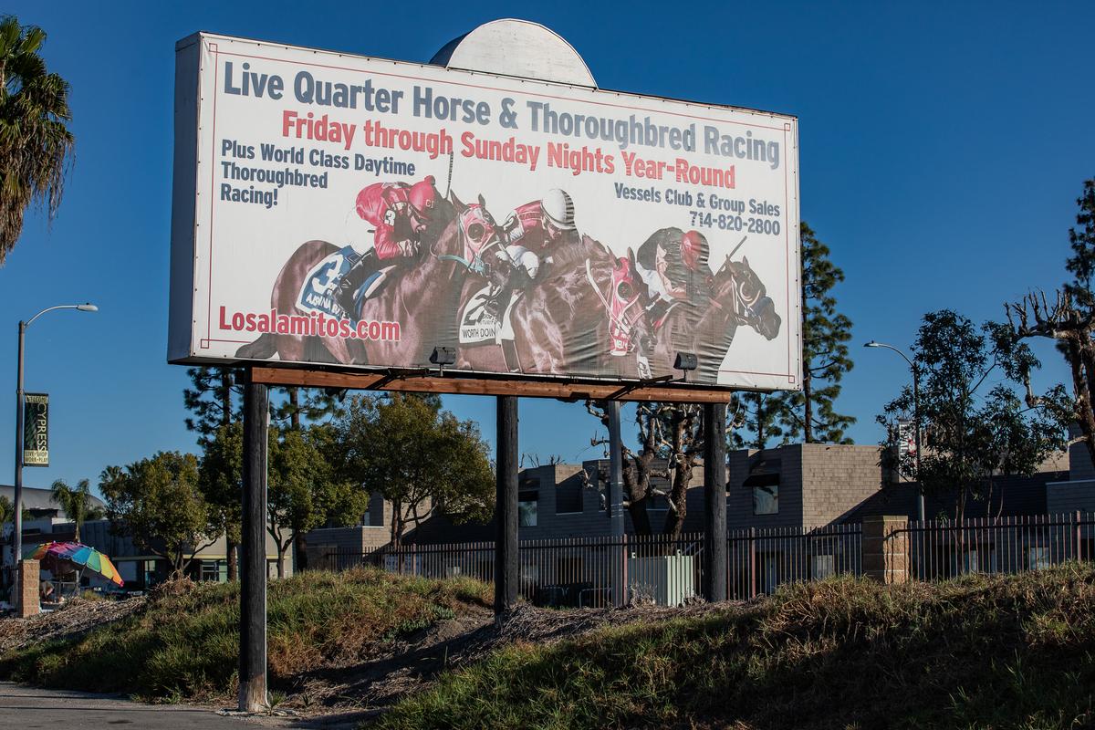 Embattled Horse Racing Track Receives Year-Long Racing License