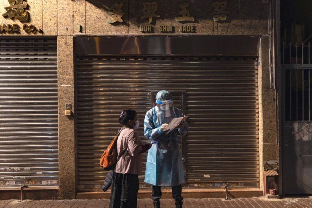 Hong Kong May Put Tens of Thousands on Lockdown After New CCP Virus Outbreak