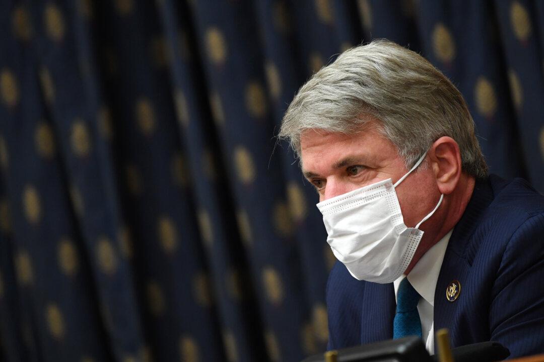 US Lawmaker Urges Biden to Keep His Promise to Address TikTok Security Risks