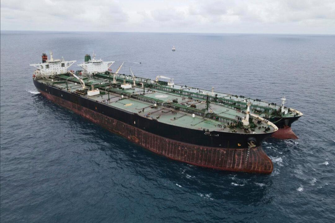Indonesia: Iran, China ‘Caught Red-Handed Illegally Transferring Oil’