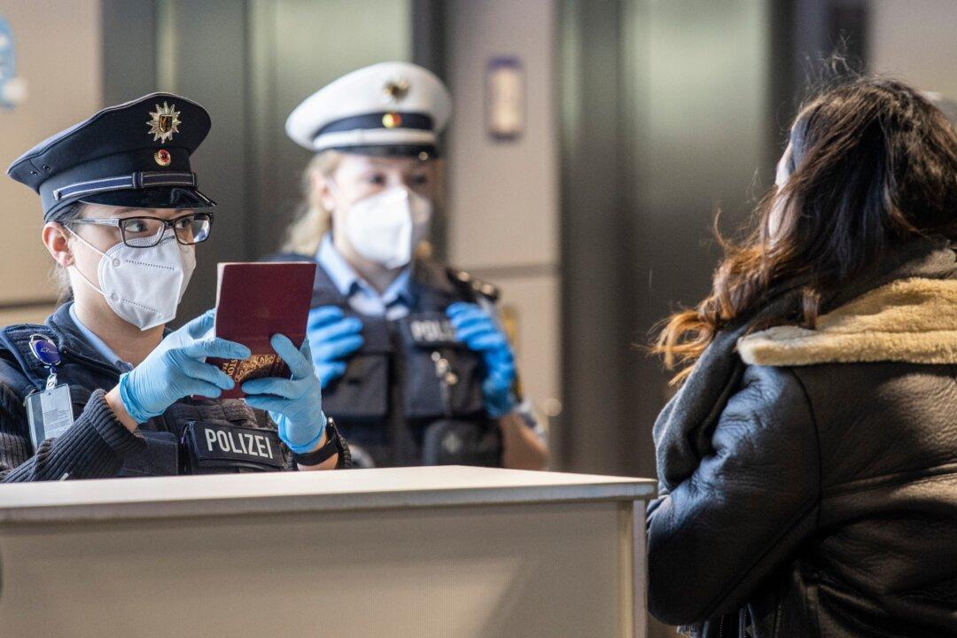 Airline Trade Group: COVID-19 Vaccines Should Not Be Mandated for International Travel