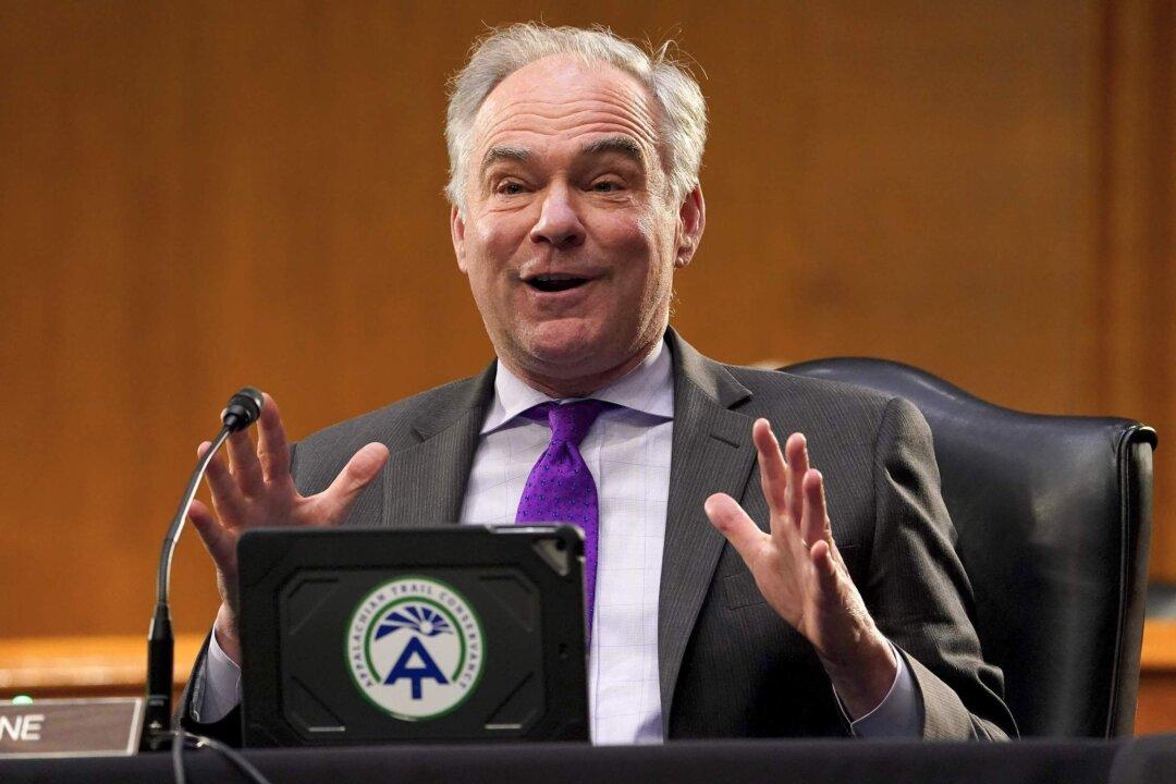 Democrats Explore Using 14th Amendment ‘Insurrection’ Clause to Bar Trump From Future Office