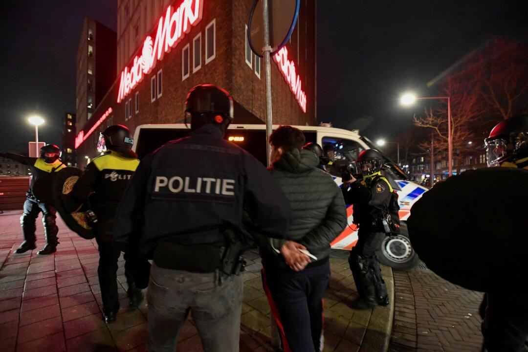 Calm Returns to Dutch Cities After Riots, With Police out in Force