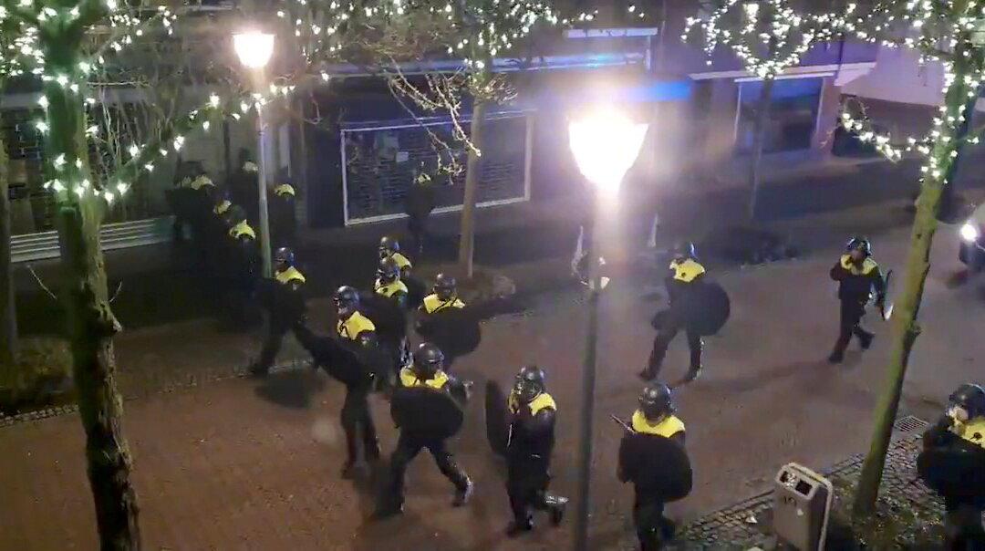 Dutch Police Detain More Than 180 in Third Night of Curfew Violence