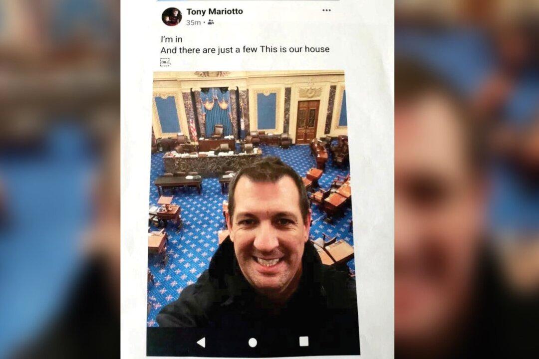 Florida Man Faces Capitol Riot Charges After Posting Selfie from Senate Chamber
