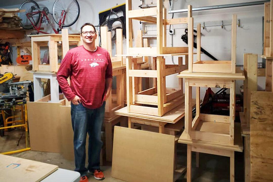 Teacher Builds Nearly 800 Desks for Kids Without Home Workspaces for Online Learning