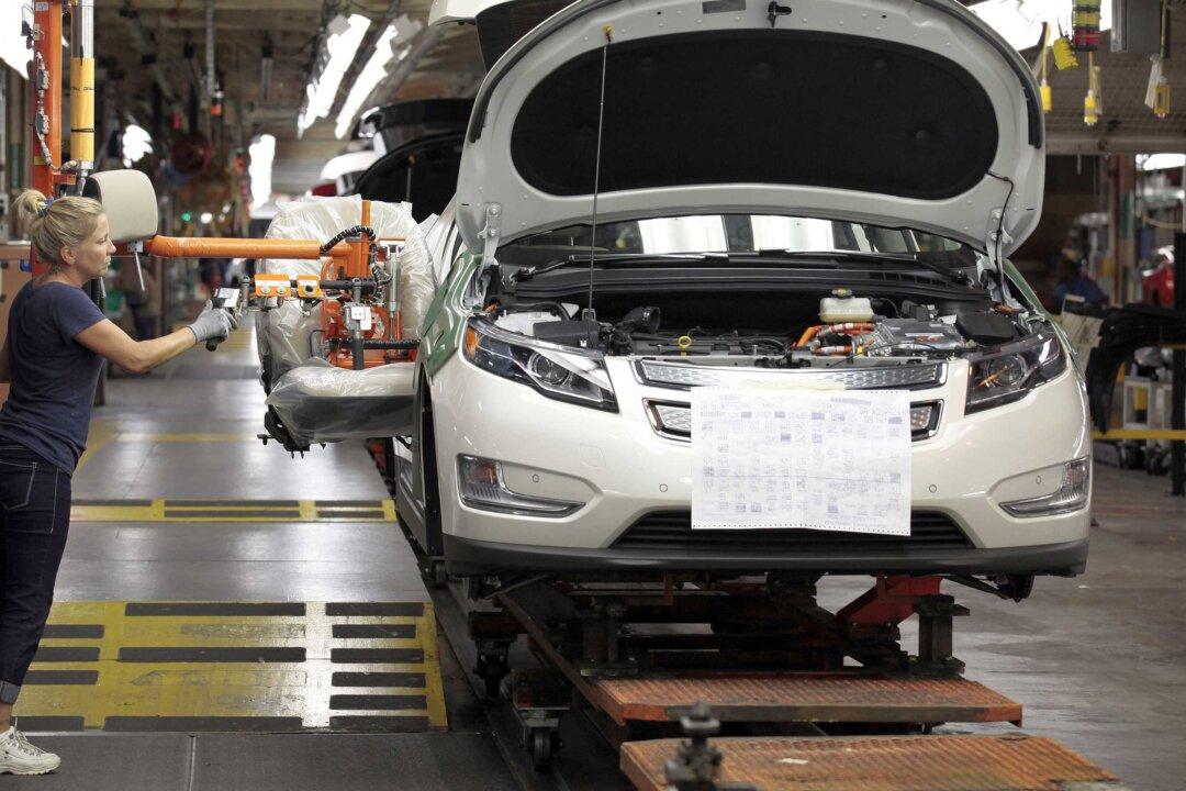 US Core Capital Goods Orders Rise in Boost to Business Investment