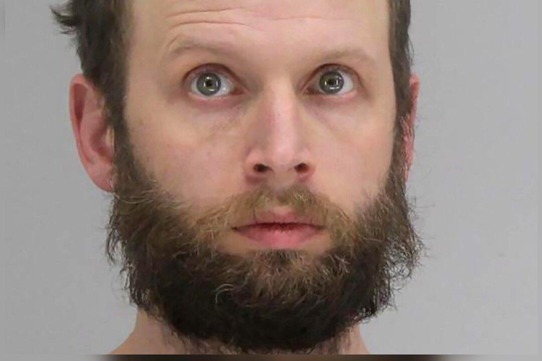 US Charges Texas Man With Threatening to ‘Assassinate’ Rep. Ocasio-Cortez