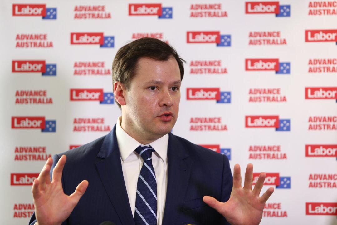 Labor Pushes Government to Address Shortfall in Farm Hands