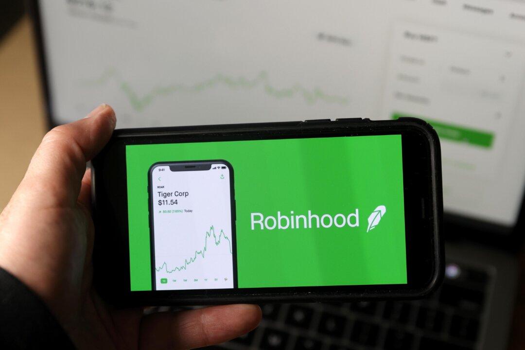 Robinhood ‘Shooting Itself in the Foot’ by Removing GameStop Stock: Analyst