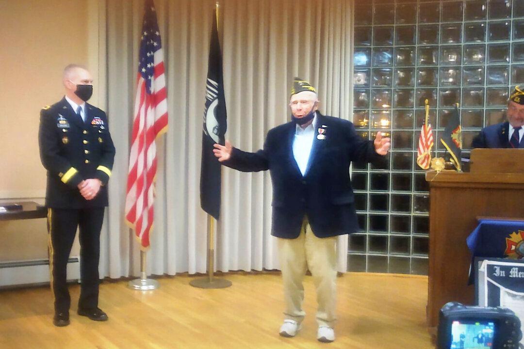 100-Year-Old Navy Vet Finally Awarded 3 Medals for Service in World War II 75 Years Late