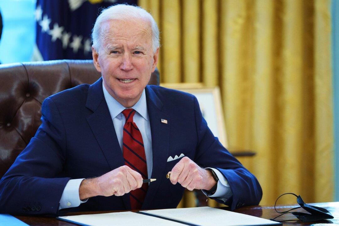 White House Aides Defend Biden’s Bevy of Executive Orders Amid Mounting Criticism