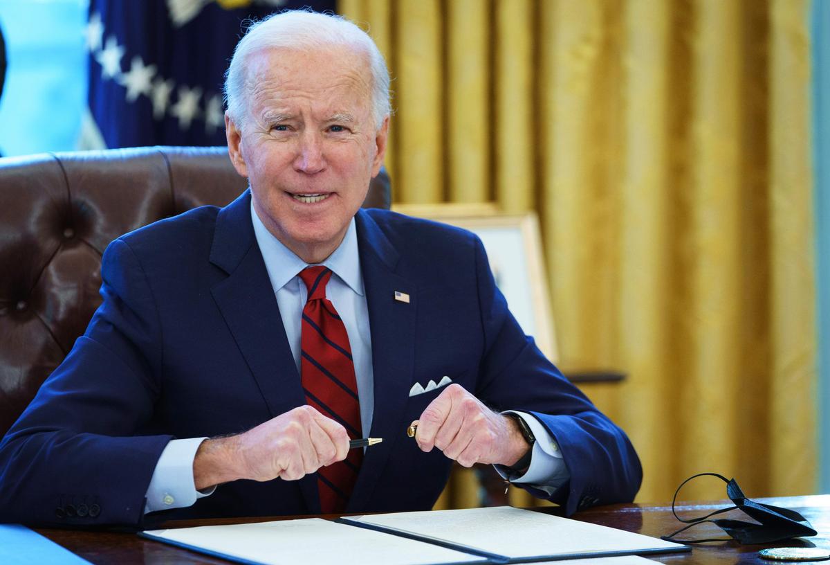 White House Aides Defend Biden’s Bevy of Executive Orders Amid Mounting Criticism
