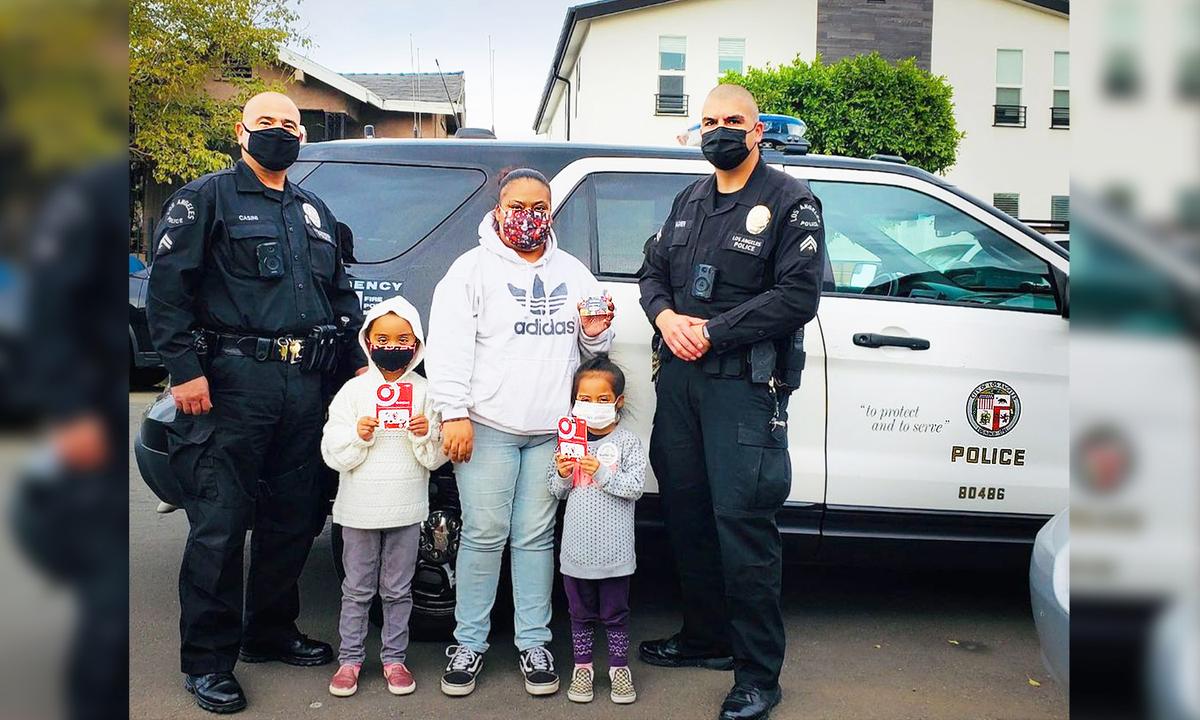 Family Has All Their New Clothes Stolen After Thieves Break Into Car, so LAPD Officers Step In to Help