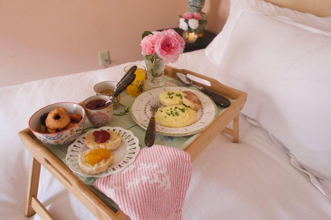 The Simple Luxury of Brunch in Bed
