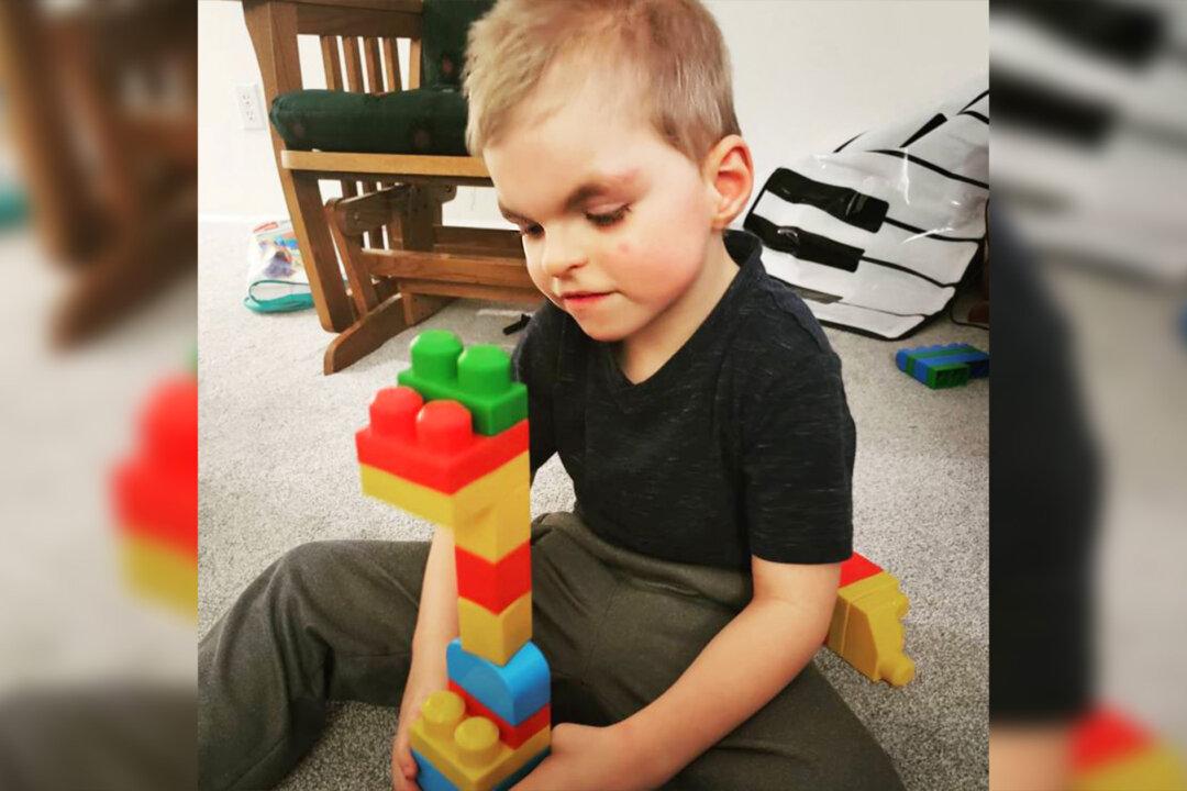 Mom of Autistic Boy Writes ‘Thank You’ Blog to Little Girl Classmate Who ‘Likes Him Just the Way He Is’