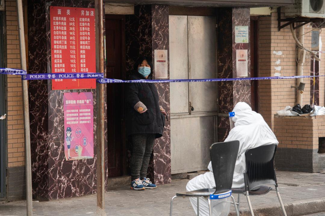 Shanghai Residents Self-Quarantine Over Fears CCP Is Covering Up Extent of Outbreak