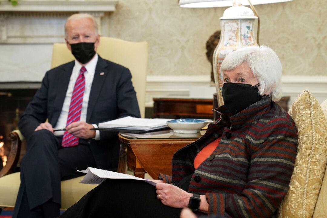 Yellen Calls Meeting With Financial Regulators Over GameStop Trading Frenzy