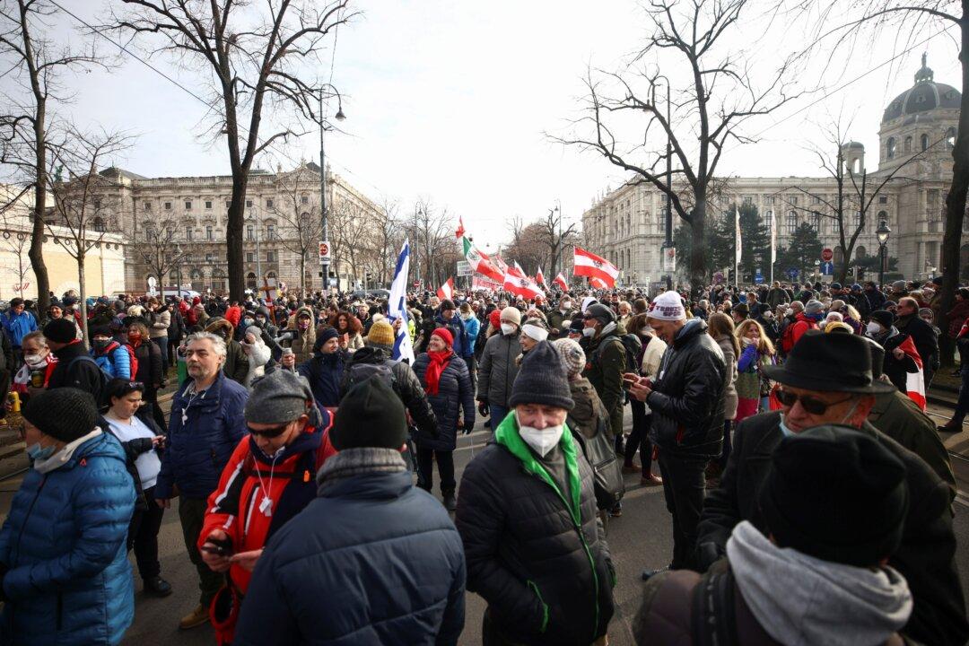 Thousands Protest Against Lockdown Measures in Vienna