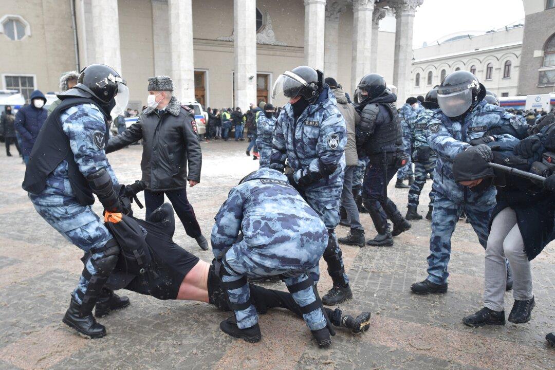 Russia Arrests More Than 5,100 at Pro-Navalny Protests