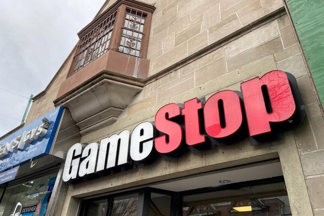 Establishment Players Strike Back Against GameStop Investors